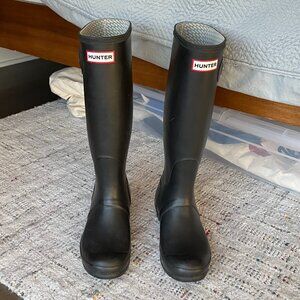 Hunter Original Tall black matte rain boots - women's size 7 / EU38